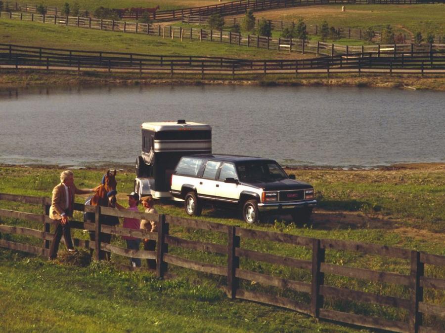  GMC Suburban 1992 года  (фото 4 из 4)